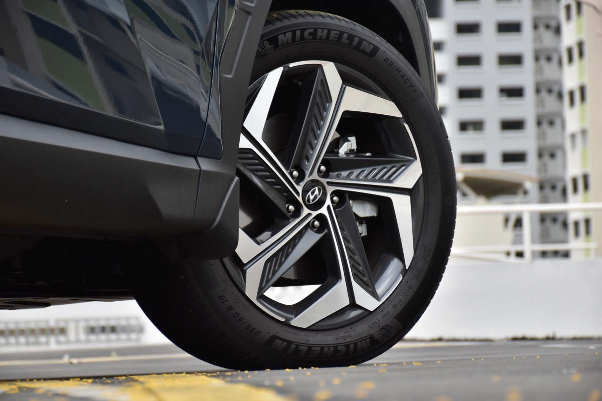 Hyundai Singapore TUCSON Hybrid front wheels