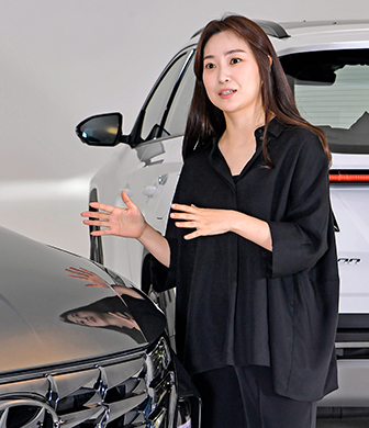 Yoon Da-Hye, a researcher in charge of color and material design for fourth-generation Tucson