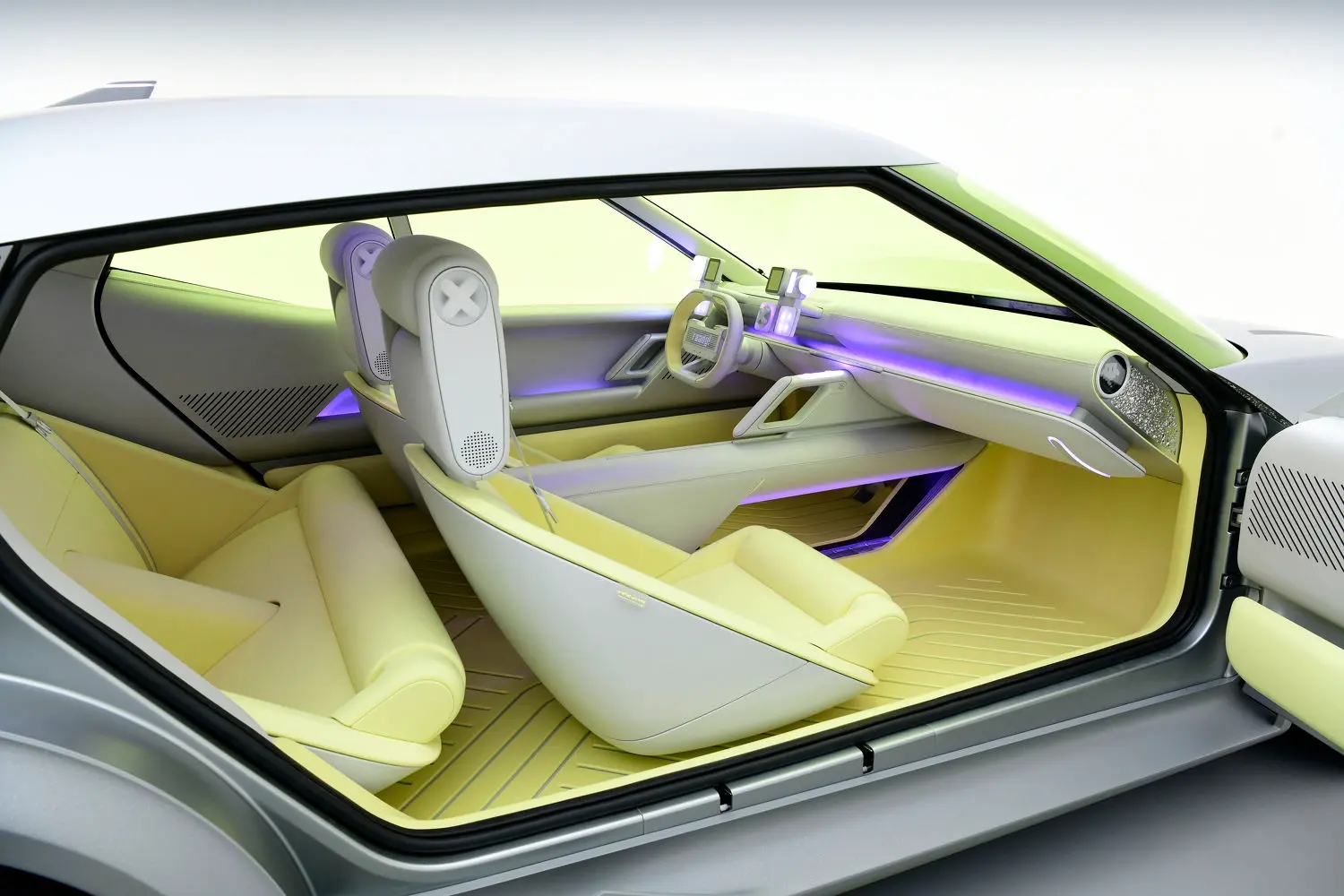 Hyundai-Ioniq-Concept-Three-The-Edge