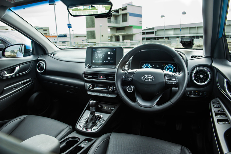 Hyundai KONA Hybrid front interior
