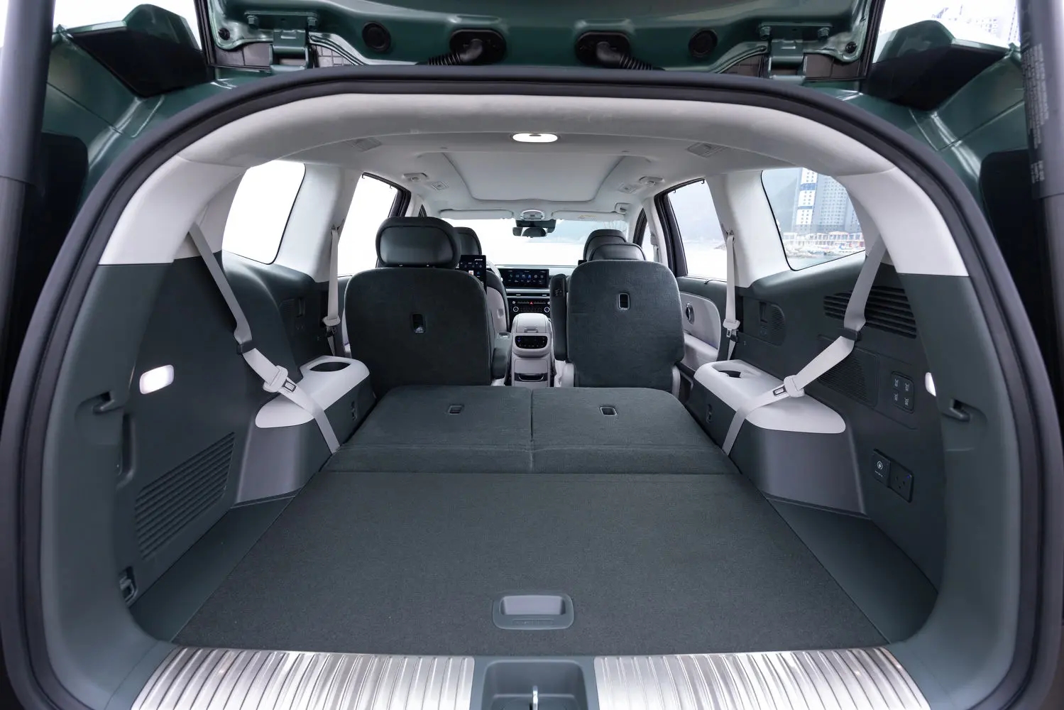 Hyundai-Ioniq9-The-Edge