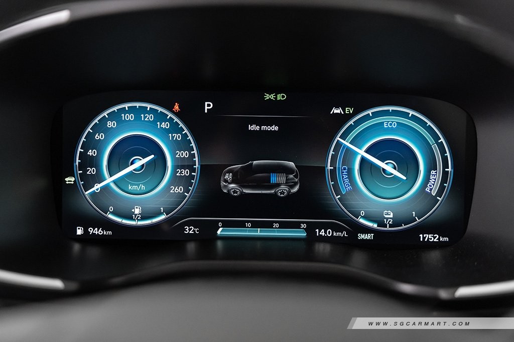 Hyundai SANTA FE Hybrid driver display idle mode