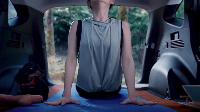 Women doing Yoga on Hyundai Tucson