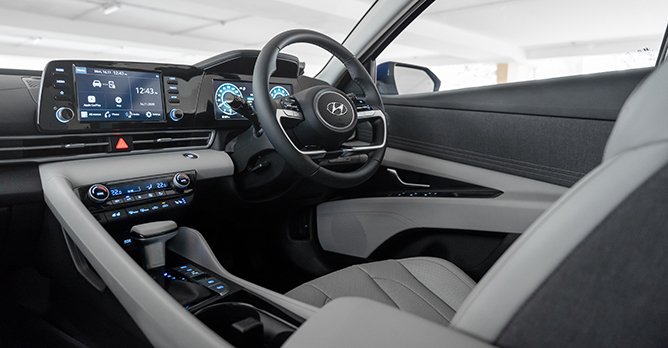 2021 Hyundai AVANTE interior
