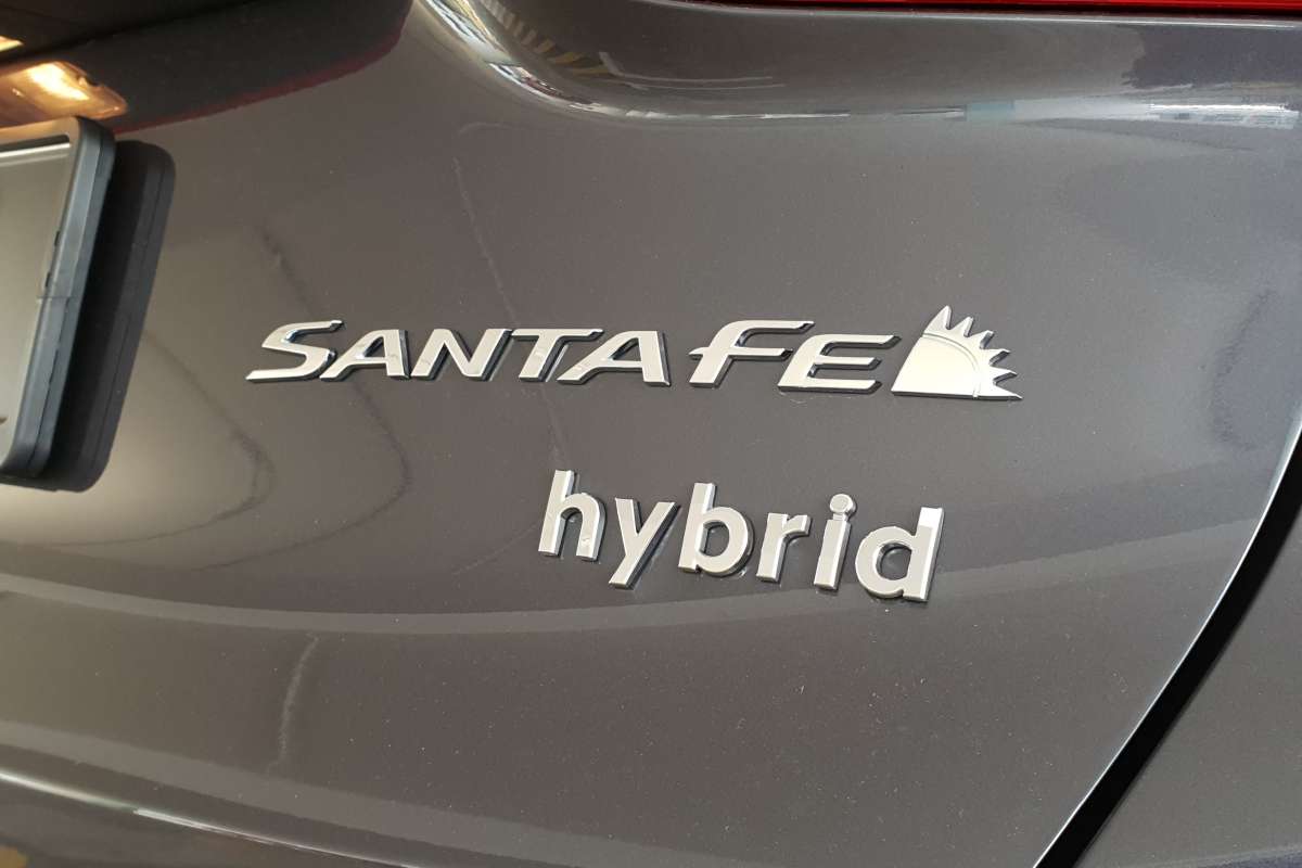 Hyundai Santa Fe Hybrid Back Logos