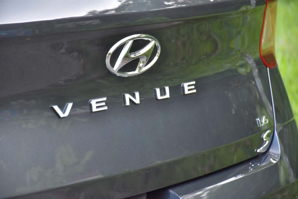 Hyundai Singapore Venue S rear name