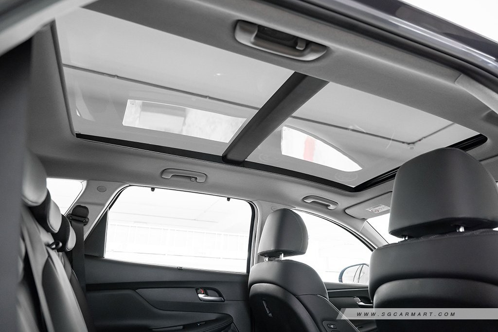 Hyundai SANTA FE Hybrid sunroof