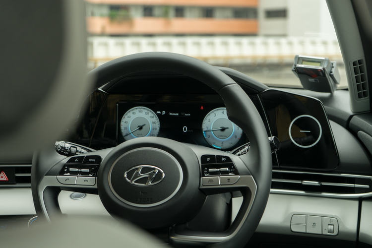 2021 Hyundai AVANTE driver display cluster