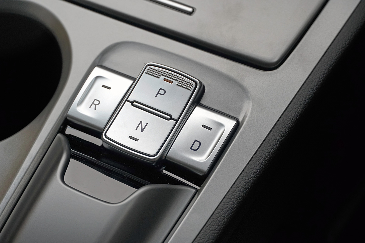 Hyundai KONA EV gearshift buttons