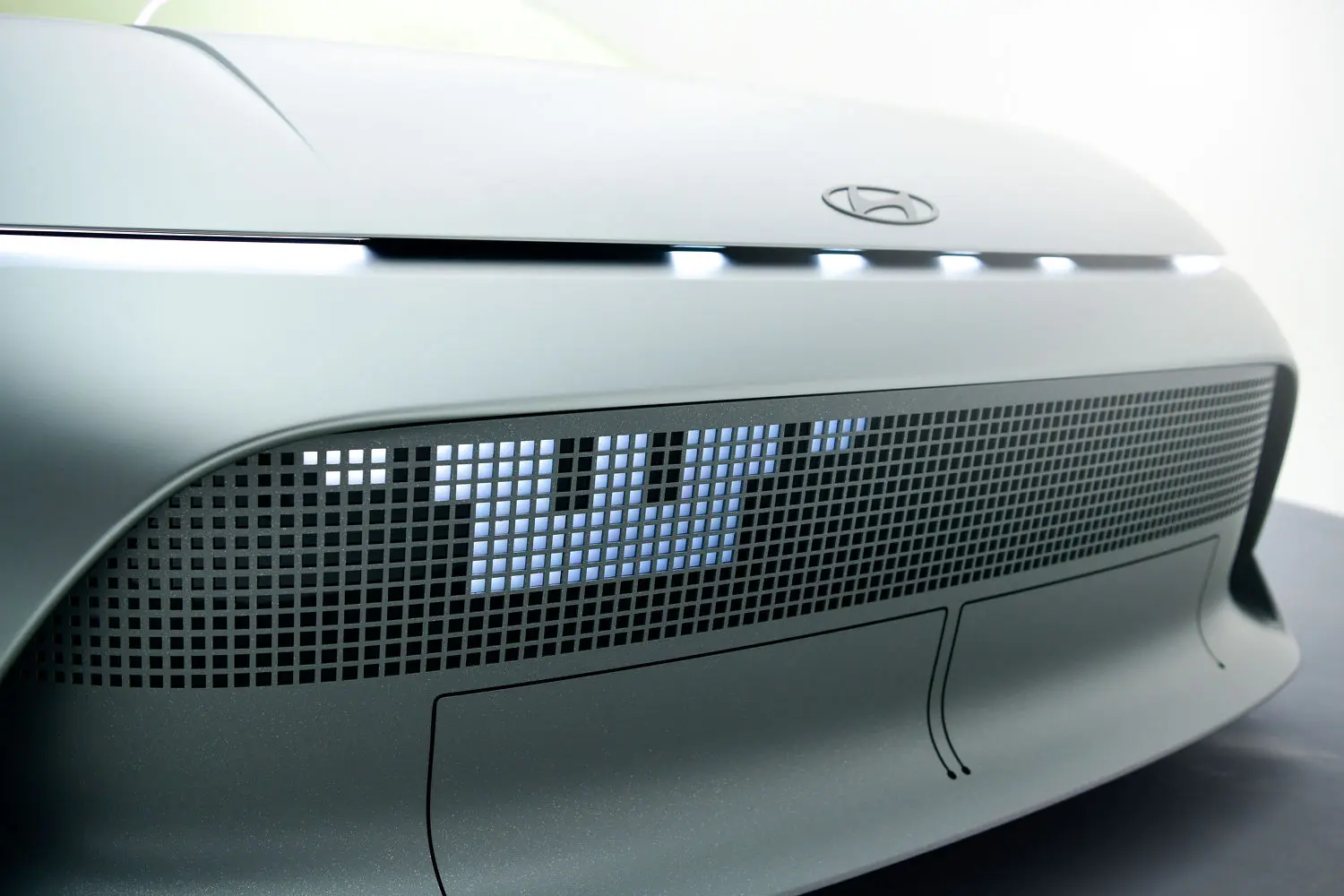 Hyundai-Ioniq-Concept-Three-The-Edge