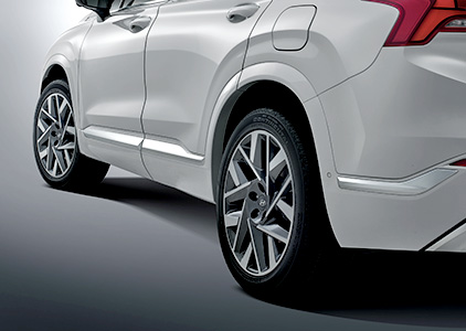 Hyundai Santa Fe tires close up