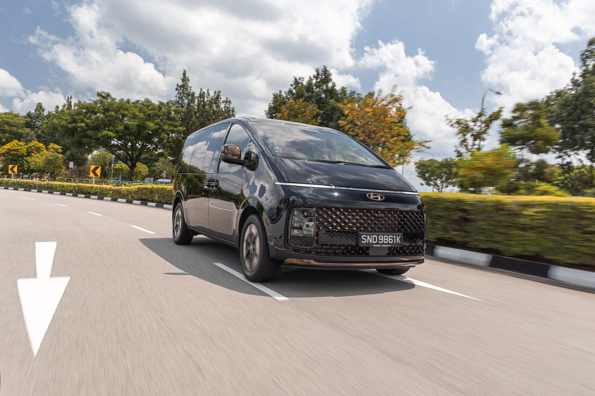 Hyundai Staria Front Tilted