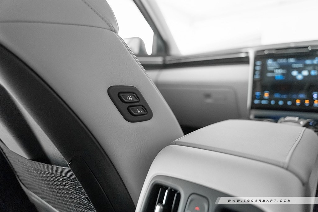 Hyundai Singapore TUCSON Hybrid passenger seat adjustment controls