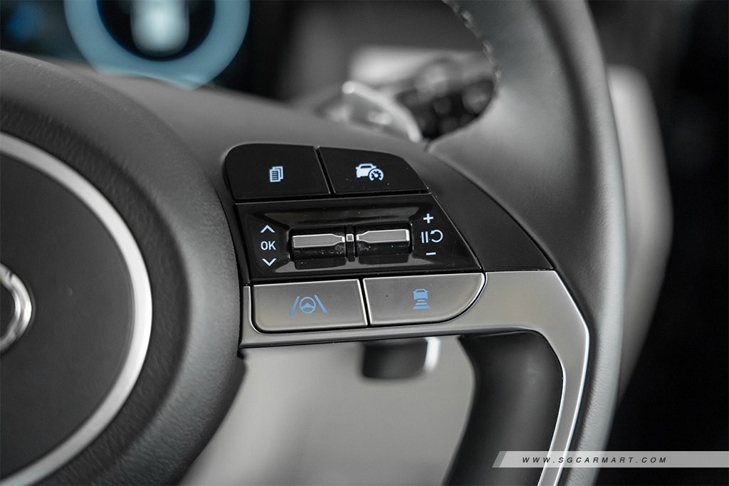 Hyundai Singapore TUCSON Hybrid steering wheel controls