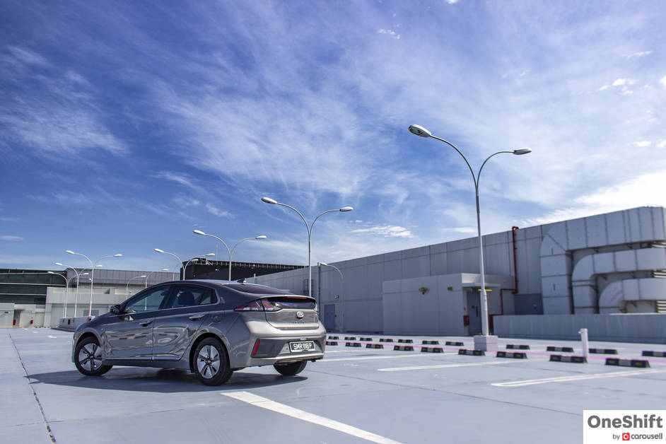 Hyundai Ioniq Hybrid rear view