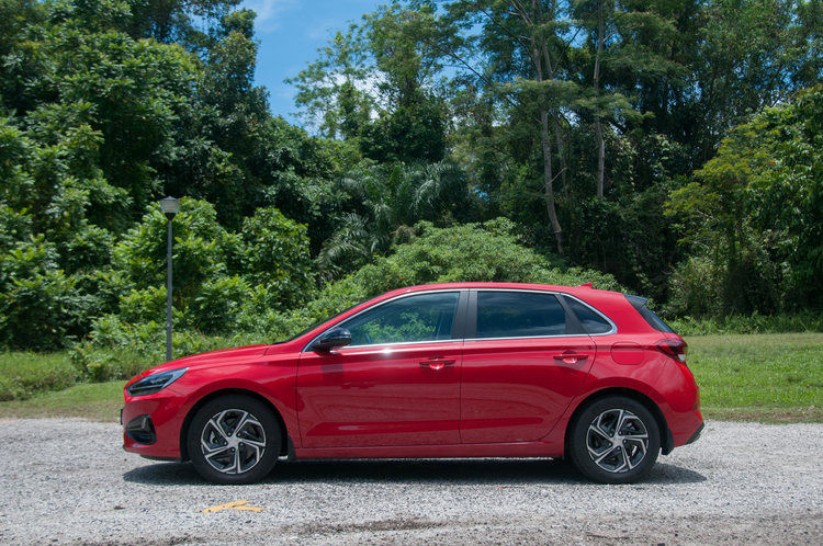 Hyundai i30 turbo Hatchback Side profile