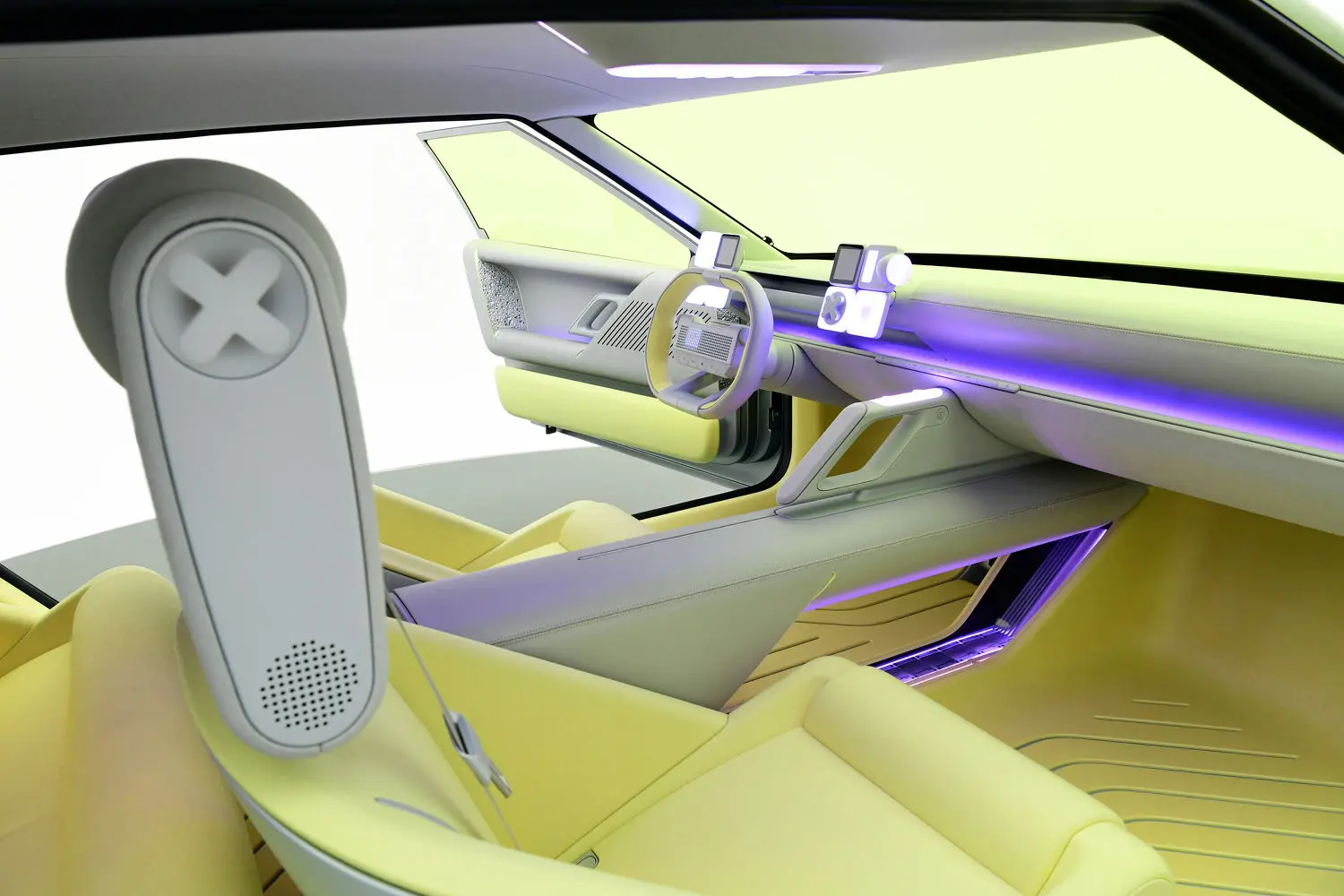 Hyundai-Ioniq-Concept-Three-The-Edge