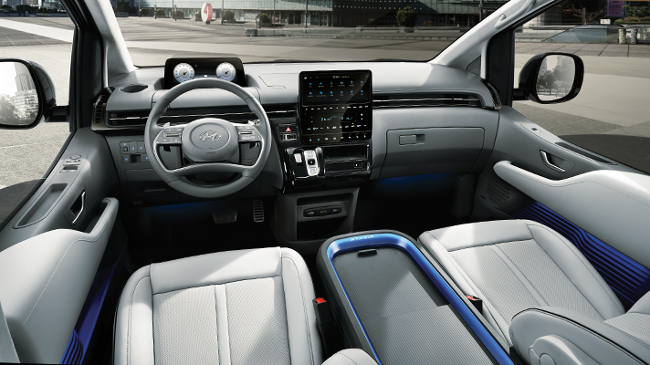 Hyundai Staria interior 