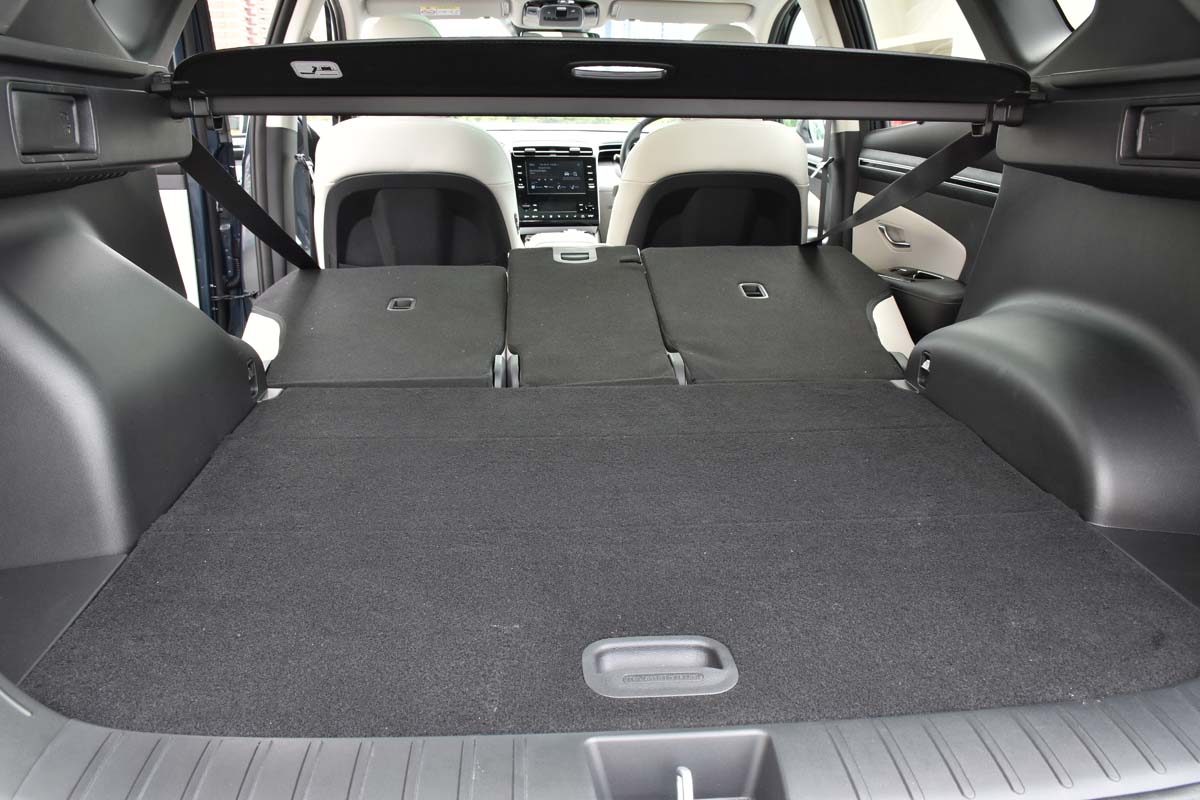 Hyundai Singapore TUCSON Hybrid boot expansion with rear seats folded down