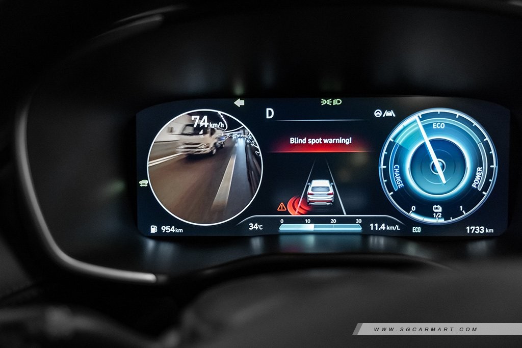 Hyundai SANTA FE Hybrid driver supervision display