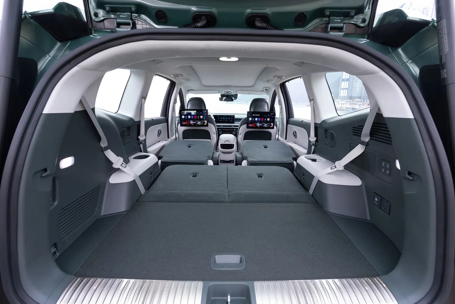 Hyundai-Ioniq9-The-Edge